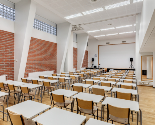 Juhlasali Laivuri isoille kokouksille, koulutuksille ja seminaareille. Punavuori, Eira, Helsinki - Osaamistehdas Kokoustilat Juhlasali Laivuri isoille kokouksille, koulutuksille ja seminaareille. Punavuori, Eira, Helsinki - Osaamistehdas Kokoustilat