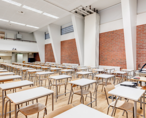 Juhlasali Laivuri isoille kokouksille, koulutuksille ja seminaareille. Punavuori, Eira, Helsinki - Osaamistehdas Kokoustilat