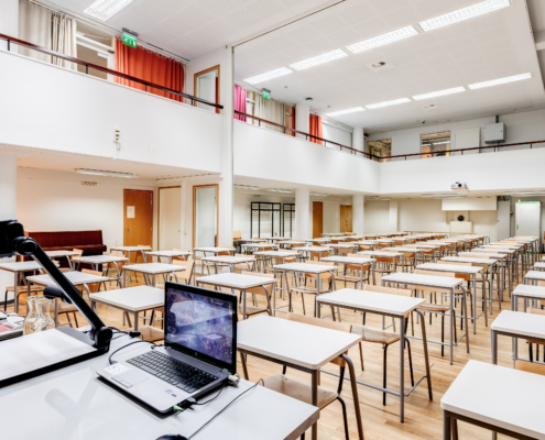 Juhlasali Laivuri isoille kokouksille, koulutuksille ja seminaareille. Punavuori, Eira, Helsinki - Osaamistehdas Kokoustilat Juhlasali Laivuri isoille kokouksille, koulutuksille ja seminaareille. Punavuori, Eira, Helsinki - Osaamistehdas Kokoustilat