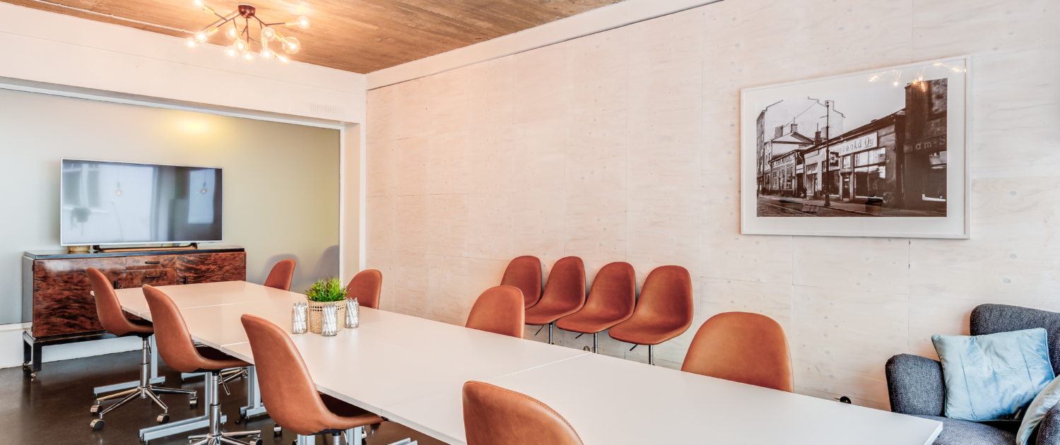 OsaamisPieni kokoustila ja ryhmätyötila Osaamistehdas Workshop, Punavuori Helsinki - Osaamistehdas Kokoustilattehdas Workshop-4 Kokoustila ja ryhmätyötila Osaamistehdas Workshop, Punavuori Helsinki - Osaamistehdas Kokoustilat