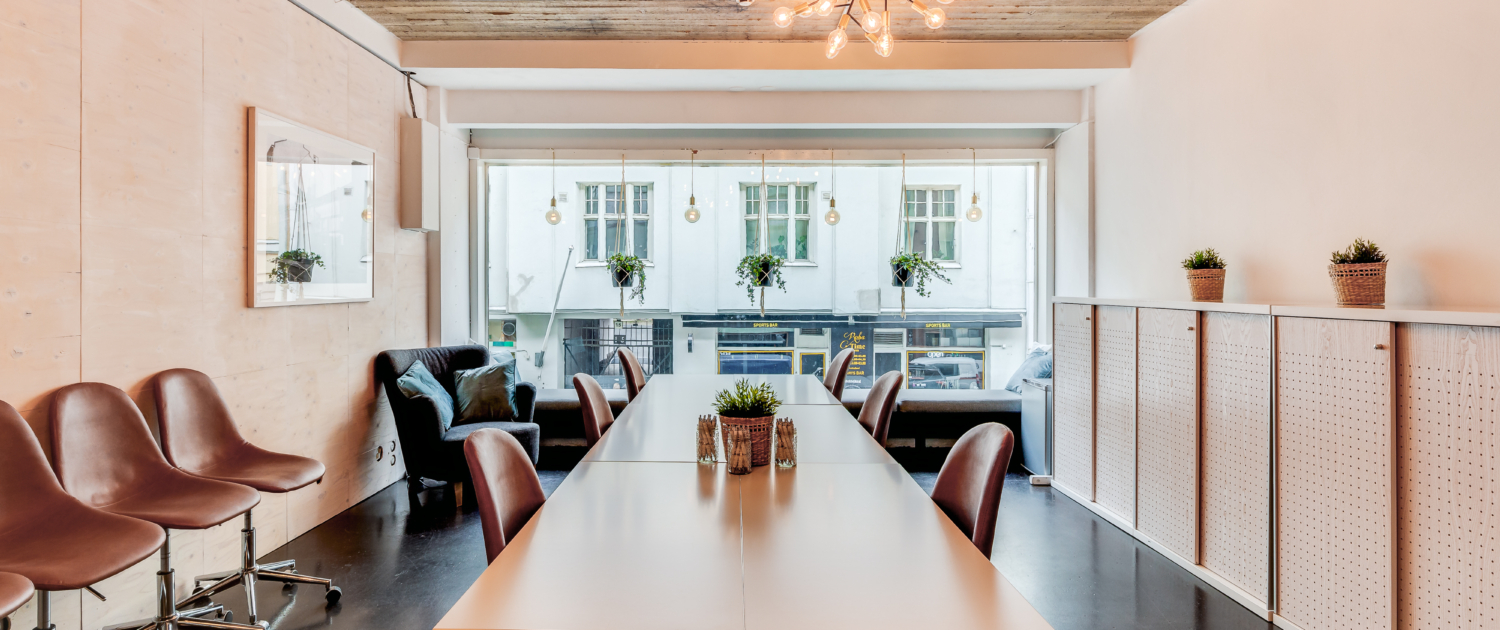 Kokoustila ja ryhmätyötila Osaamistehdas Workshop, Punavuori Helsinki - Osaamistehdas Kokoustilat, Etätyötila Helsinki Kokoustila ja ryhmätyötila Osaamistehdas Workshop, Punavuori Helsinki - Osaamistehdas Kokoustilat