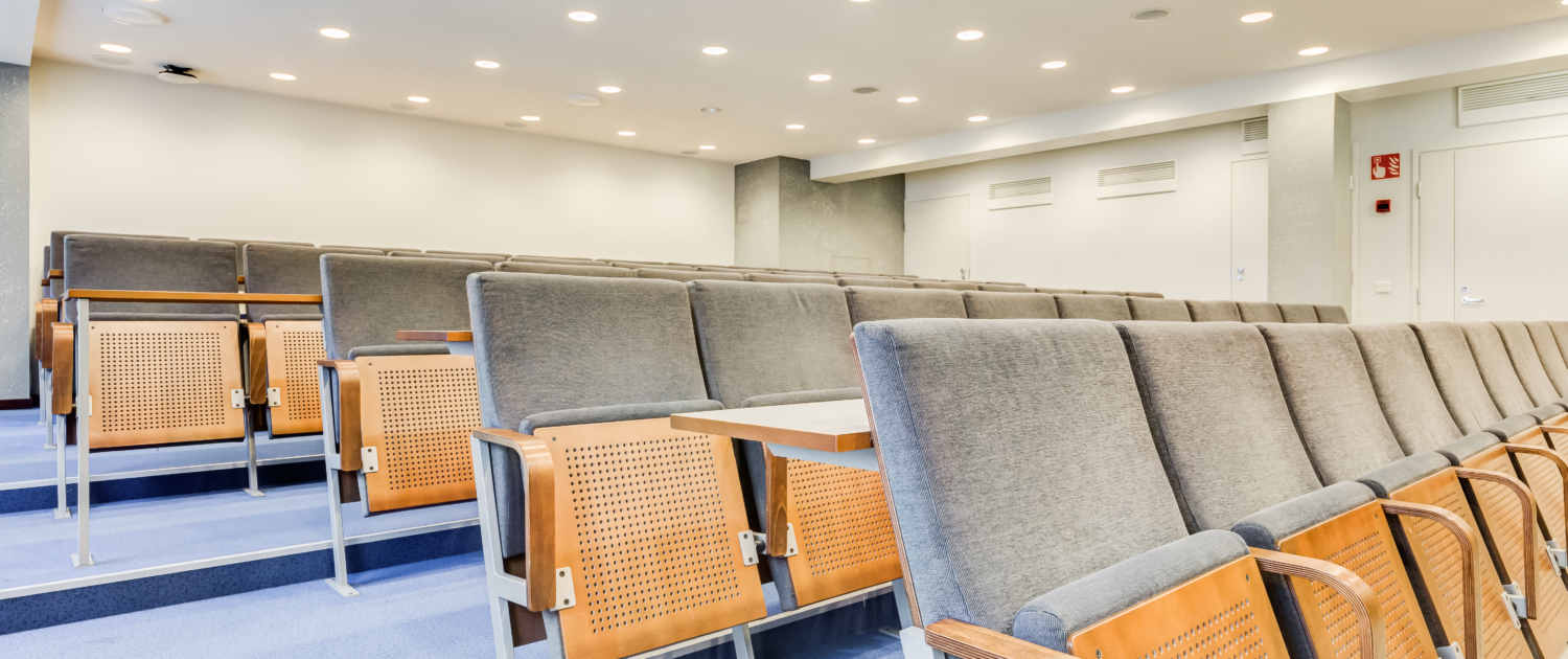 Osaamistehdas Kokoustilat - Kokoustila Punavuori – Auditorio Roba Osaamistehdas Kokoustilat - Kokoustila Punavuori – Auditorio Roba