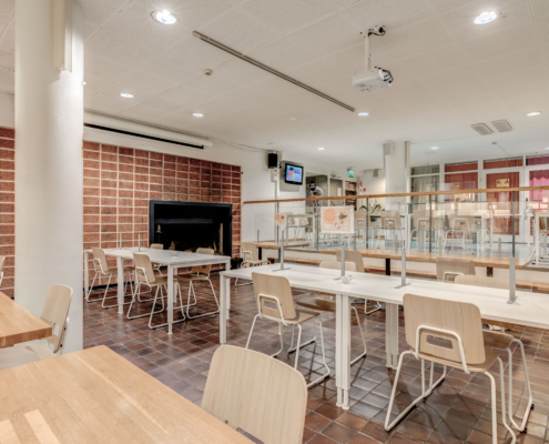 Osaamistehdas Kokoustilat - Kokoustila Eira - Kokoustila Laivurin Rumpu Osaamistehdas Kokoustilat - Kokoustila Eira - Kokoustila Laivurin Rumpu