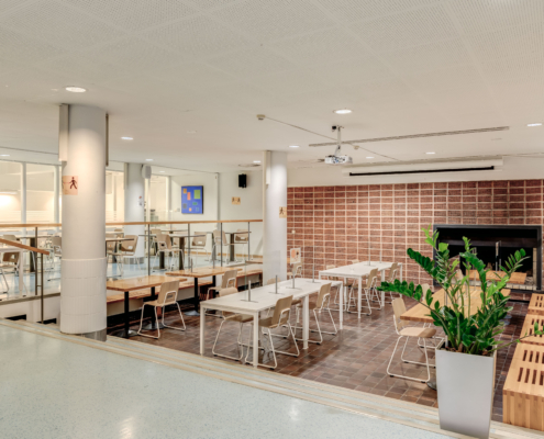 Osaamistehdas Kokoustilat - Kokoustila Eira - Kokoustila Laivurin Rumpu Osaamistehdas Kokoustilat - Kokoustila Eira - Kokoustila Laivurin Rumpu