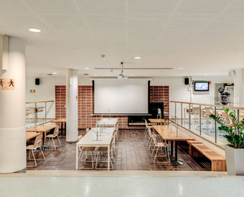 Osaamistehdas Kokoustilat - Kokoustila Eira - Kokoustila Laivurin Rumpu Osaamistehdas Kokoustilat - Kokoustila Eira - Kokoustila Laivurin Rumpu